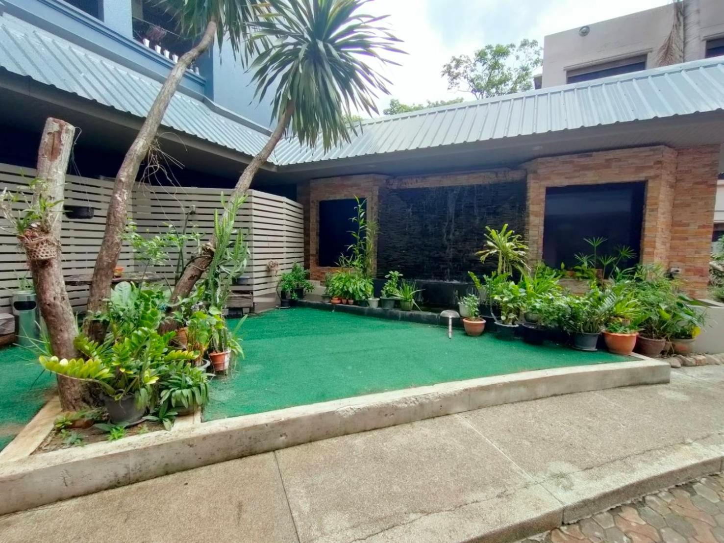 Komol Residence Banguecoque Exterior foto